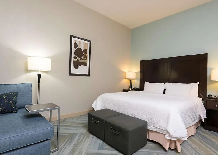 Hampton Inn Detroit Roseville