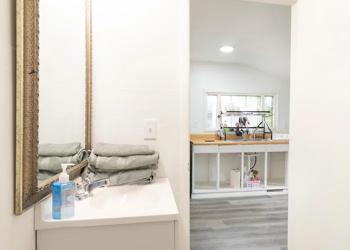Port Huron Temp Stays - Apartment 5