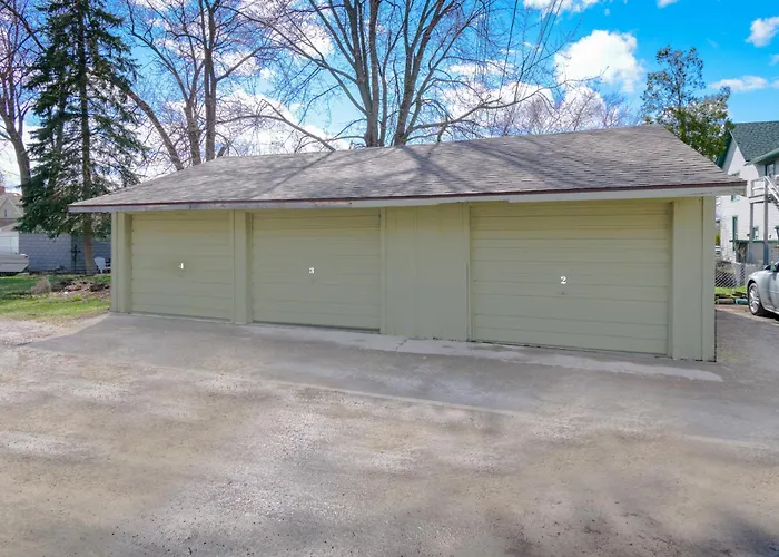 Port Huron Temp Stays - Apartment 7