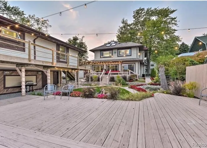 Lakefront Paradise With Fishing - Swimming - 4 Car Max Parking